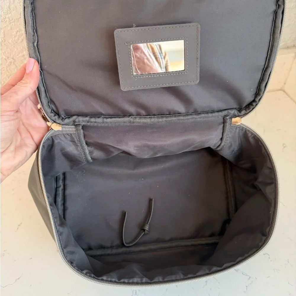 Tender Love + Carry Cosmetic Bag Gray Zip Makeup Travel Case